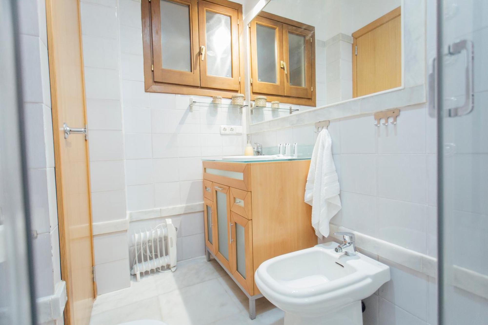 Апартаменты Beautiful And Cozy- 1Bd 1Bth- Arenal Center Севилья Экстерьер фото